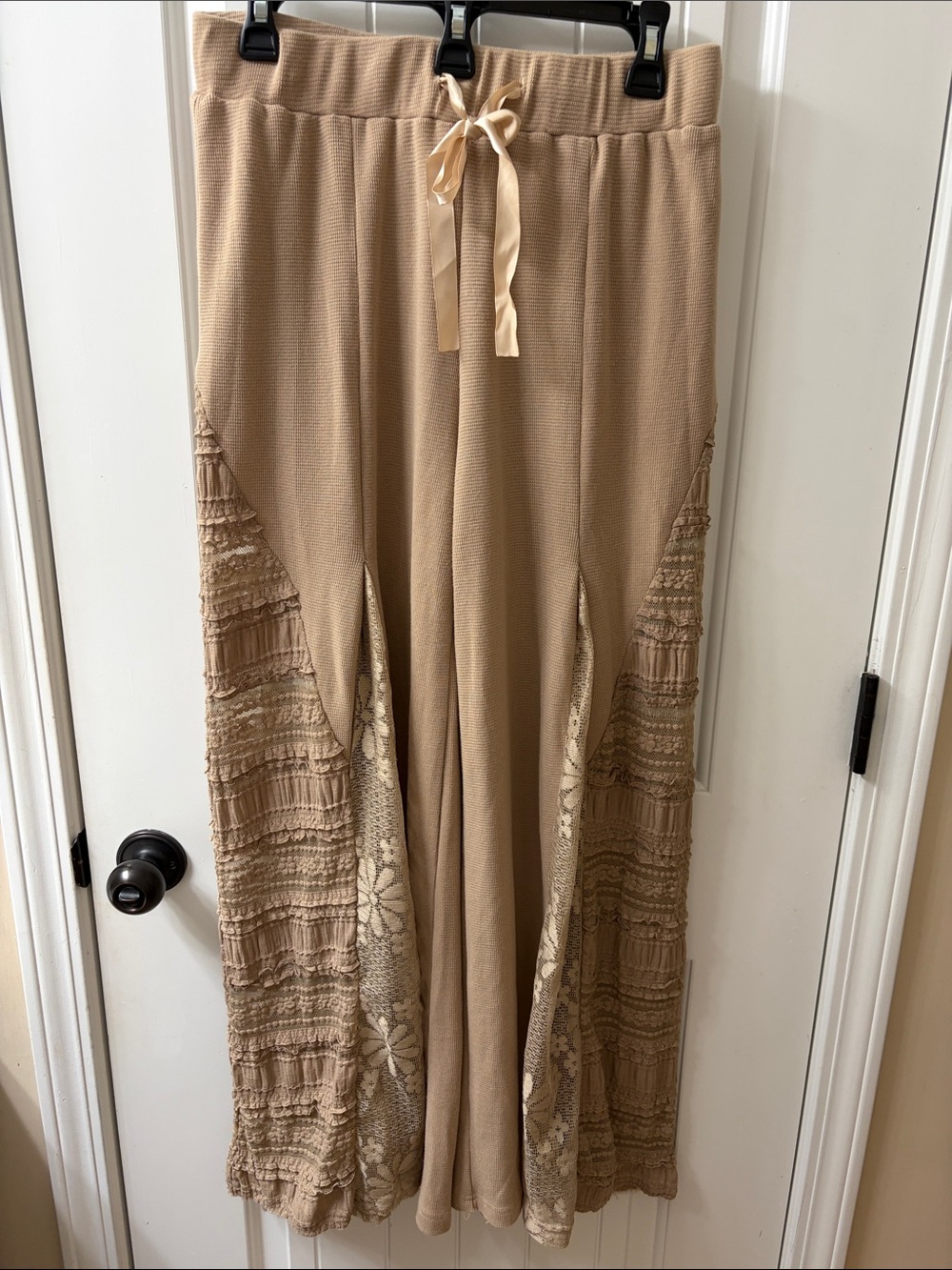 POL Mykonos Lace Paneled Wide Leg Pants - Size L - Picture 3 of 8